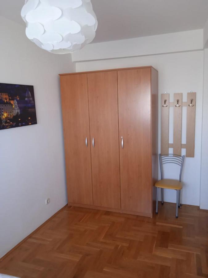 Apartment Luka With Balcony, Sea View And Free Parking Sibenik Exterior photo