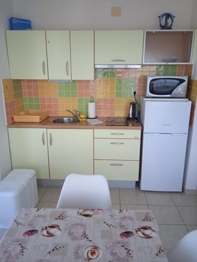 Apartment Luka With Balcony, Sea View And Free Parking Sibenik Exterior photo